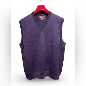 NWOT cozy winter Men's V-Neck Sweater Vest in Deep Purple wool blend size M